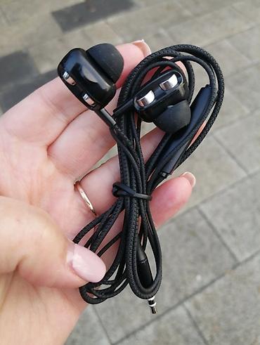 Naqilli/simli qulaqlıq – 3.5 mm AUX Tip: qulaq içi (in‑ear), ikili
