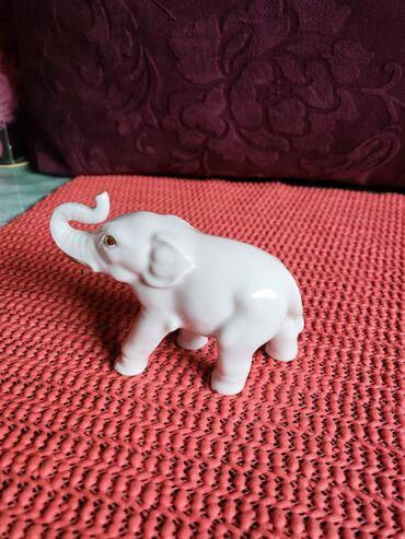 Ostali kućni dekor: Porcelanska nova,vintaz figura slonce. Porcelanska figura sa — 4