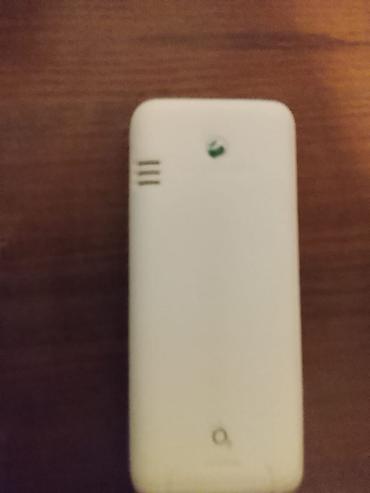 Sony Ericsson J132 modeli. Cızığı, çatı, ləkəsi yoxdur. Sadəcə telefon