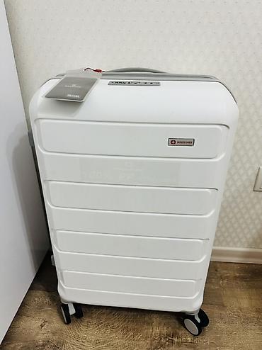 decathlon bishkek: Чемодан, Новый, Материал: Пластик, Средний (40 - 70 л), Вращающиеся колеса на 360° — 1