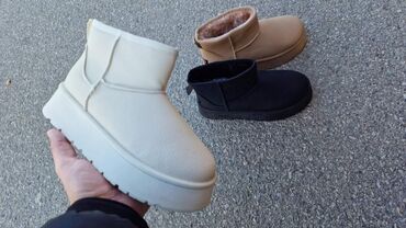 Ugg obuća: Ugg čizme, bоја - Bež — 3