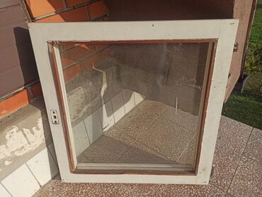Prozori: Dva prozora bez okvira: veći 69x71,5cm duplo staklo i manji 50x47,5 — 11