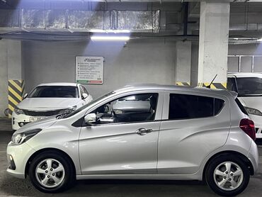 Chevrolet: Chevrolet Spark: 2017 г., 1 л, Вариатор, Бензин, Хэтчбэк — 3