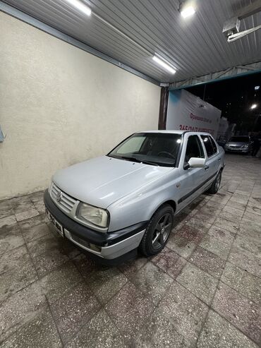 фольксваген венто 1993: Volkswagen Vento: 1997 г., 1.8 л, Механика, Бензин, Седан