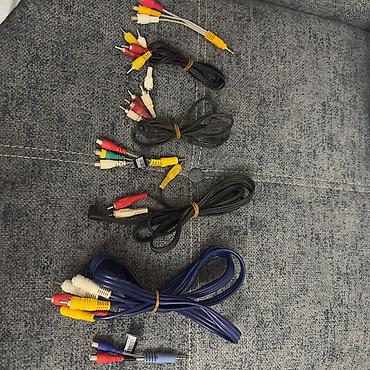 Audio və video kabellər: RCA və 3.5 mm AUX kabel dəsti Məhsul təsviri: - Müxtəlif uzunluqlarda — 2