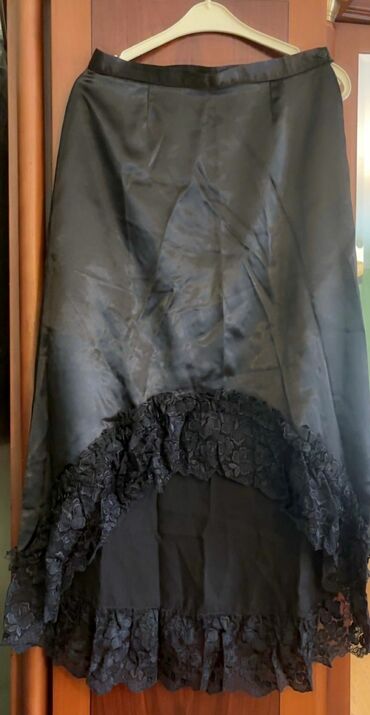 Ziyafət donları: Ziyafət geyimlərinin satışı her rengde var. Qiymetler ferqlidi. 15 azn — 9