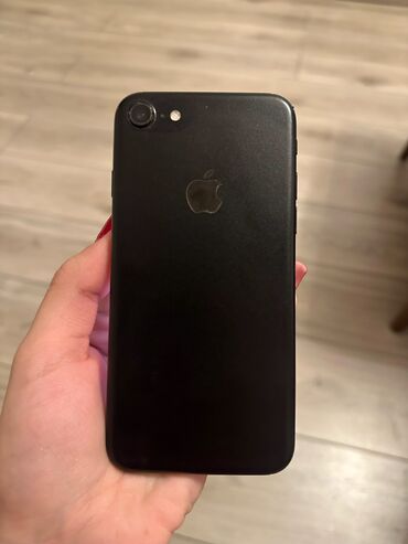 Apple iPhone: IPhone 7, 32 GB, Qara