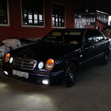 mercedes 170 b: Mercedes-Benz 230: 2.3 l | 1996 il Sedan — 1