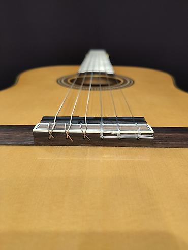 Gitaralar: Klassik gitara Model:Valencia VC 564 Üst:Sitka Spruce Qol: Amara — 5