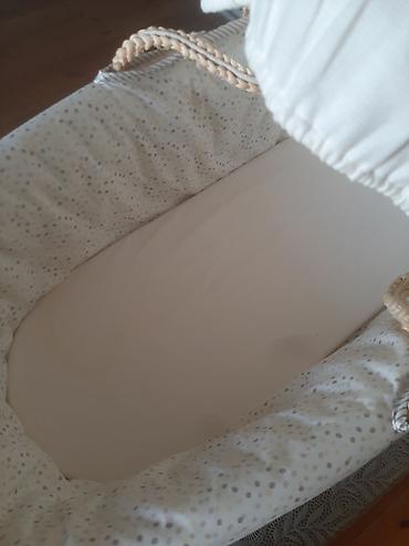 demir boru: Uşaq beşiyi – portativ “Moses basket” tipli - Yumşaq, nöqtəli naxışlı — 2