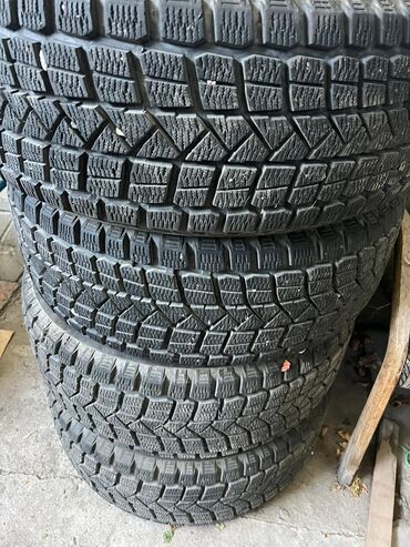 Шины: Продаю комплект шины зимние б/у Maxxis 235 / 55 R 100. Состояние