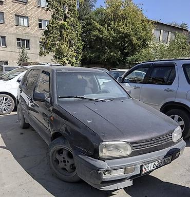 Volkswagen Golf: 1993 г., 1.6 л, Механика, Бензин, Хэтчбэк