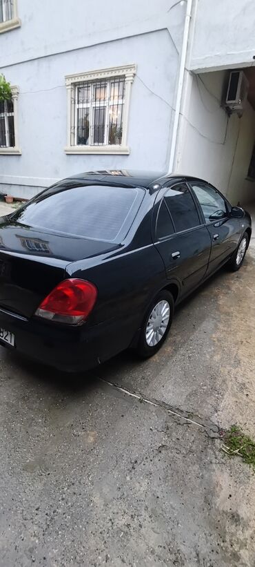 Nissan: Nissan Sunny: 1.6 l | 2010 il Sedan — 4