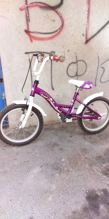 deciji bicikli za devojcice: Bicikla za devojcice uzrasta od 4-7 godina. Ima pomocne tockove i