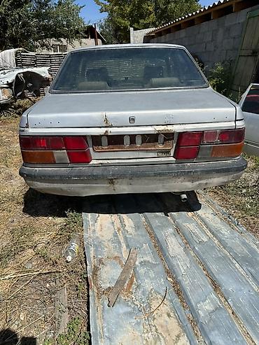 буу зеркало: Mazda 626: 1990 г., Кол менен иштөөчү, Седан — 6