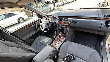 Mercedes-Benz: Mercedes-Benz E‑Class W210 sedan - Ban növü: sedan, 4 qapı - Rəng — 7