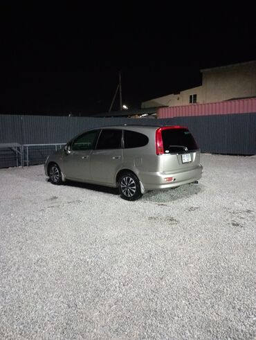 сидения от автобуса: Honda Stream: 2002 г., 2 л, Автомат, Бензин