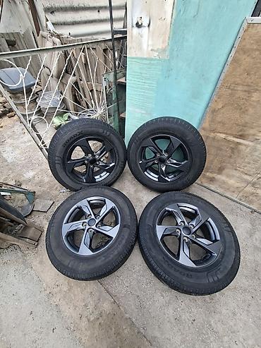 баа: Дөңгөлөктөр монтажда 215 / 70 / R 16, Жай, Колдонулган, Комплект, Жеңил унаалар, Куйма, тешиктери - 5 — 4
