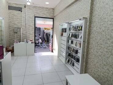 Digər kommersiya daşınmaz əmlakı: Neftçilər metrosunun çıxışında mağaza icarəyə verilir — 3