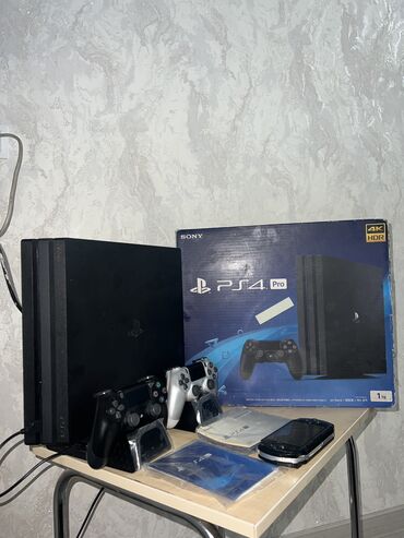 PS4 (Sony Playstation 4): Плейстейшн 4 про 1000 гб память В придачу псп мини игровую приставку