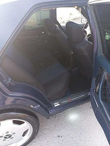 Mercedes-Benz: Mercedes-Benz E 220: 2.2 l | 1994 il Sedan — 14