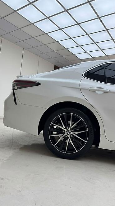 Toyota: Toyota Camry: 2021 г., 2.5 л, Автомат, Бензин, Седан — 9