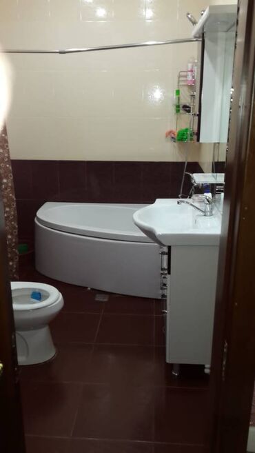 Uzunmüddətli kirayə mənzillər: Binəqədi rayonu 9-cu mikrarayonda leyla sadliq evine yaxin 18 — 20