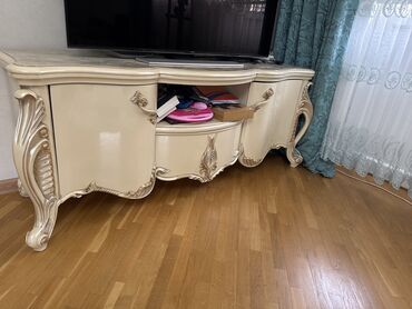 Qonaq otağı dəstləri: İşlənmiş, Komod, Masa və oturacaqlar, TV altlığı, Türkiyə — 11