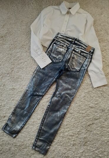 pantalone 78 zenske: ZARA srebrne farmerke teksas uske su skroz uz telo, plavog teksasa