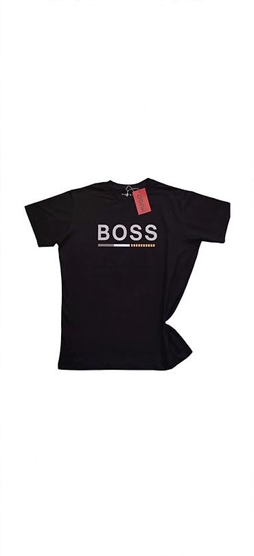 Muška majica kratkih rukava, crna boja, sa natpisom “BOSS” na prednjoj na lalafo.rs Muška majica kratkih rukava, crna boja, sa natpisom “BOSS” na prednjoj