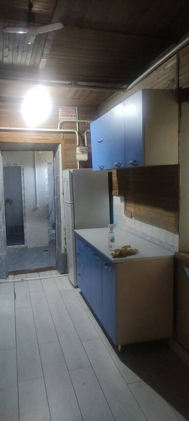 суточный комната: 80 м², 4 комнаты, Забор, огорожен