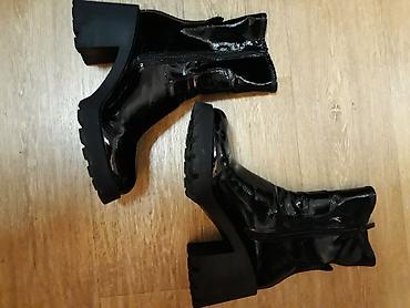 Gležnjače: Crne ženske čizme (Gazište 27)sa blok petom i izraženim krampon đonom — 9