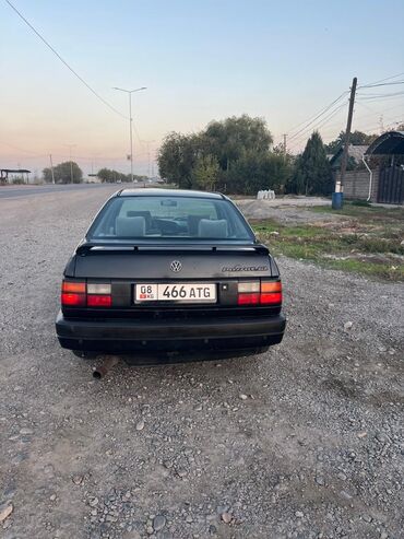 Volkswagen: Volkswagen Passat: 1991 г., 2 л, Механика, Бензин, Седан — 4