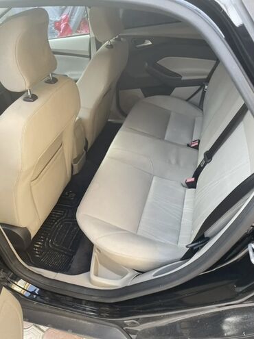 Ford: Ford Focus: 0.1 l | 2016 il 260 km Sedan — 8