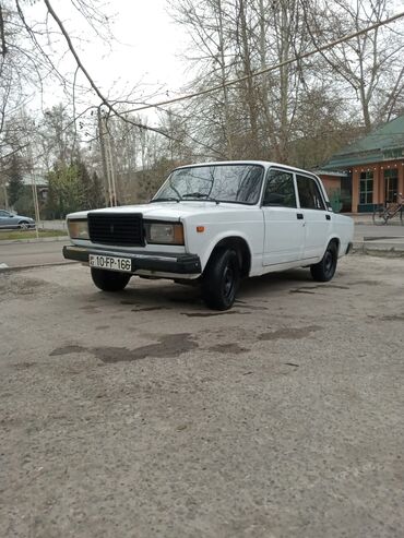 VAZ (LADA): Salam təcili satıram maşinın matoru əladı yax yemir 06 matorudu