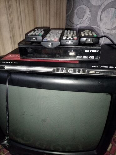 chehol lg l90: Продаю телевизор с приставкой также ДВД с пультом много чего