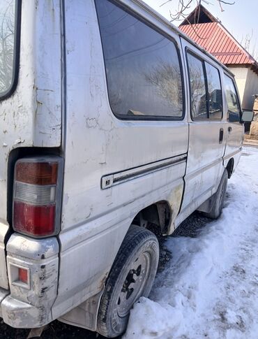 турбо ваз: Mitsubishi L300: 1991 г., 2.5 л, Механика, Дизель, Минивэн