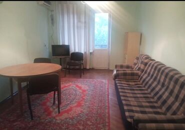 сдается квартира 6 микрорайон: 3 комнаты, 68 м², Индивидуалка, 4 этаж, Старый ремонт