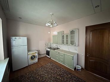 1й этаж: Сдаётся светлая 1-комнатная часный дом отдельной кухней. Планировка и — 2