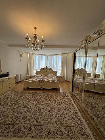 Продажа квартир: 4 комнаты, 195 м² — 12
