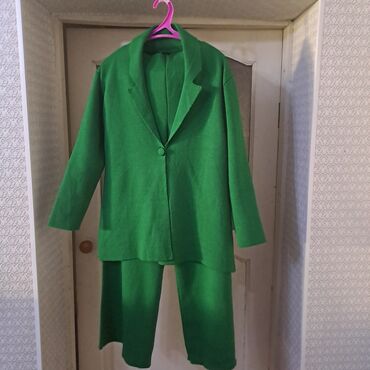 двойка пиджак: Брючный костюм, Прямые, Пиджак, Шерсть, Осень-весна