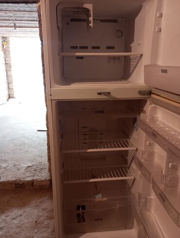 Soyuducular: İşlənmiş 2 qapılı Samsung Soyuducu Satılır, rəng - Ağ, Dolab içi — 3