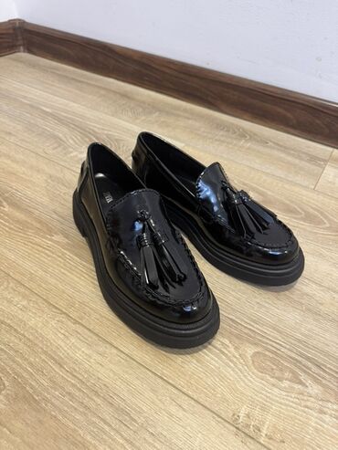 полуклассика обувь мужская: Лоферлер, 36, Zara, Жаңы, түсү - Кара, Өзү алып кетүү