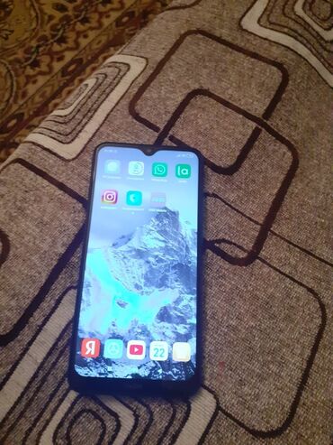baku electronics telefonlarin qiymeti: Xiaomi Redmi 8A, 32 GB, rəng - Yaşıl, 
 Sensor, İki sim kartlı, Sənədlərlə