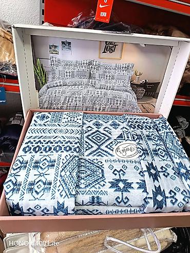 Posteljina: Bračna, bоја - Šareno — 2