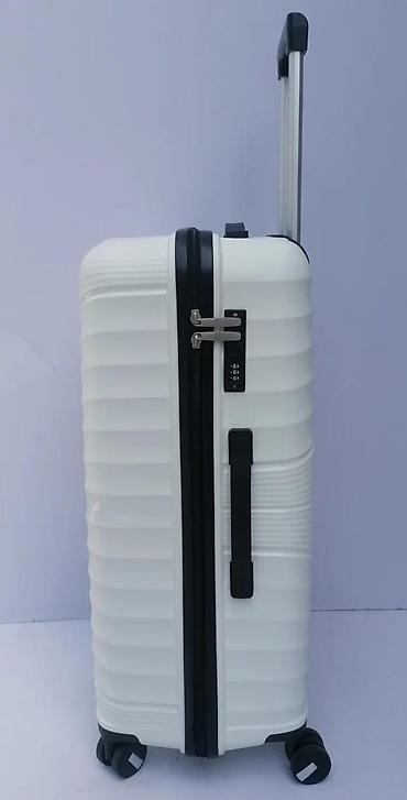 Putni koferi i torbe: Tvrdi kofer na točkiće – beli, moderno reljefno kućište - Materijal — 10