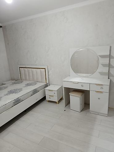 standing mirror: Спальный гарнитур в современном стиле, цвет — белый с золотистыми — 1
