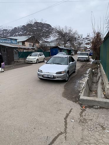 Honda: Honda Civic: 1992 г., Седан — 2