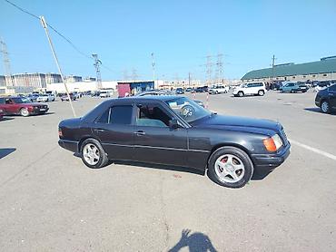 mercedes benz 208 d: Mercedes-Benz E 200: 2 l | 1991 il Sedan — 3