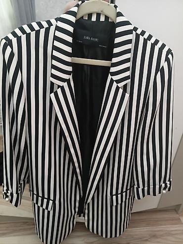 qara pencek: Zara Basic qadın blazer ceket - Rəng və naxış: qara–ağ şaquli zolaqlı — 1